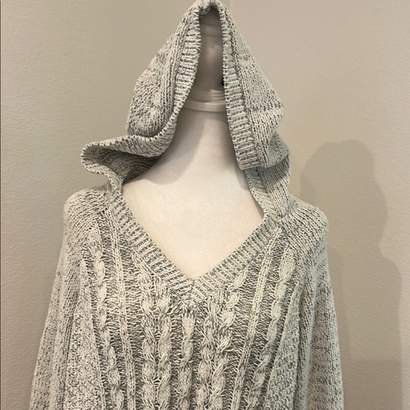 SO Women's Gray Cable Knit Sweater - Picture 3 of 10